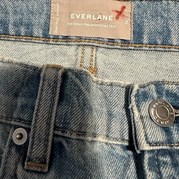 Everlane Denim Mini Skirt Distressed Light wash women’s size 29. EUC - Picture 5 of 10